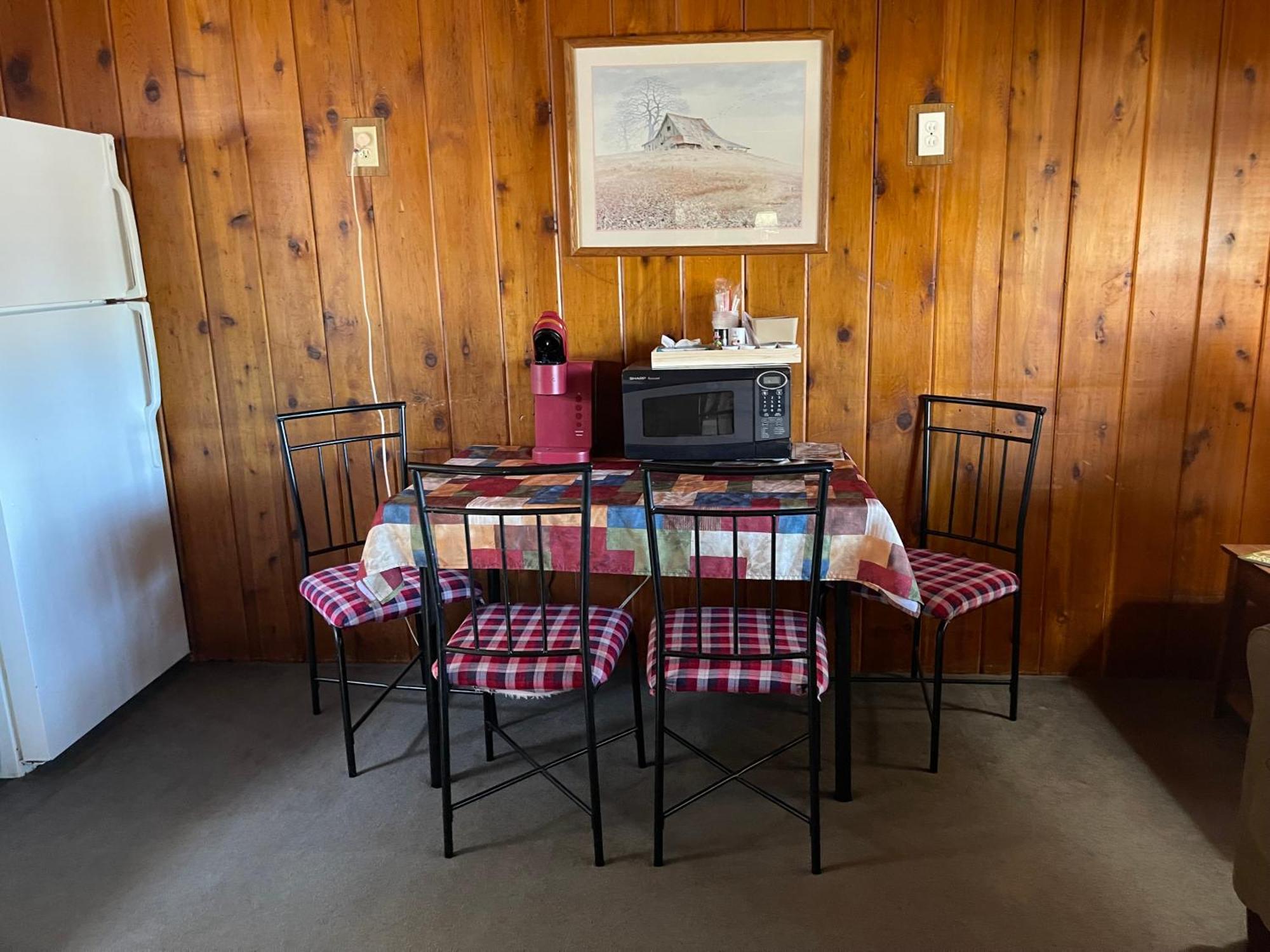 Kootenai Valley Motel ボナーズ・フェリー エクステリア 写真