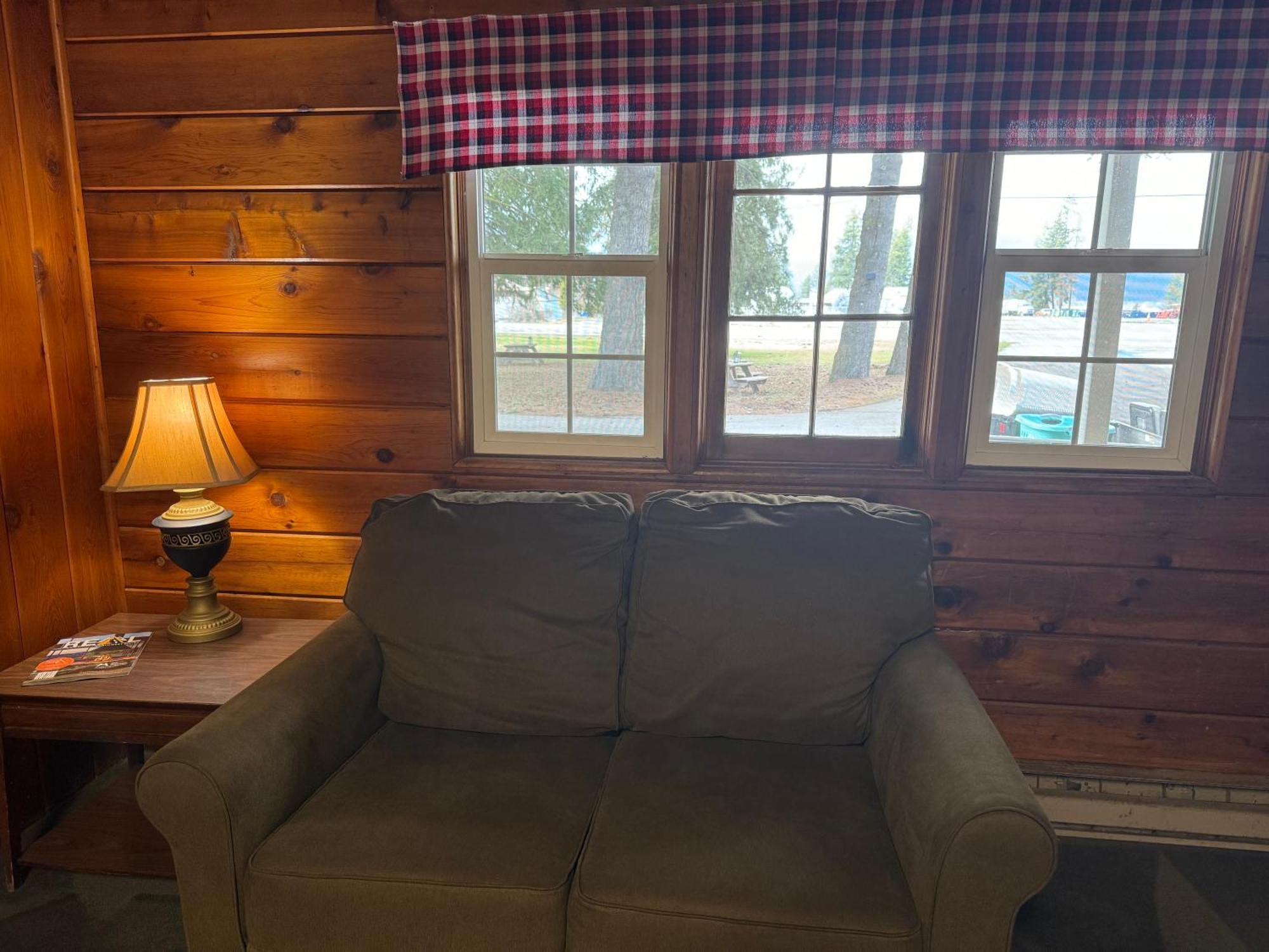 Kootenai Valley Motel ボナーズ・フェリー エクステリア 写真