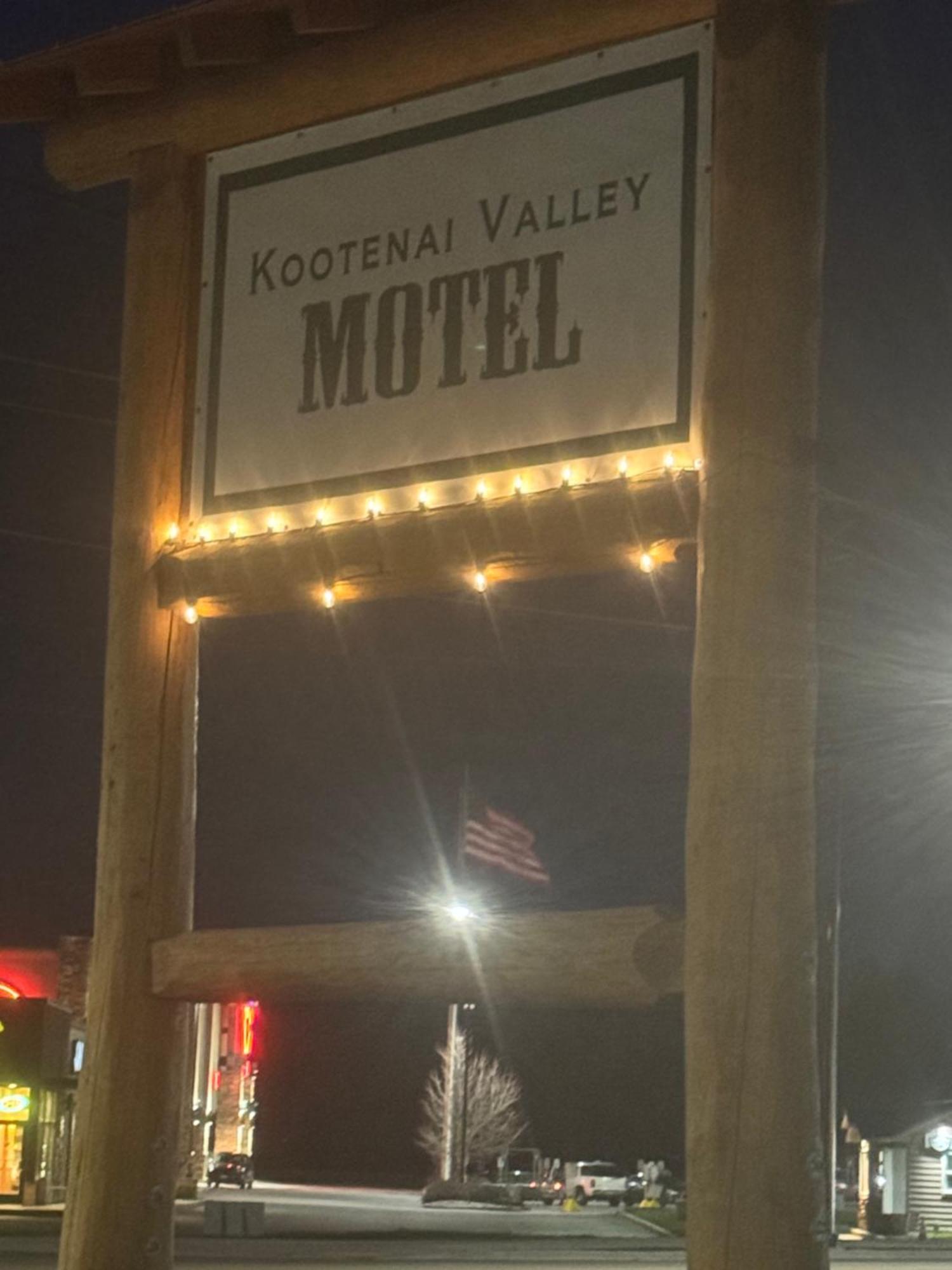 Kootenai Valley Motel ボナーズ・フェリー エクステリア 写真