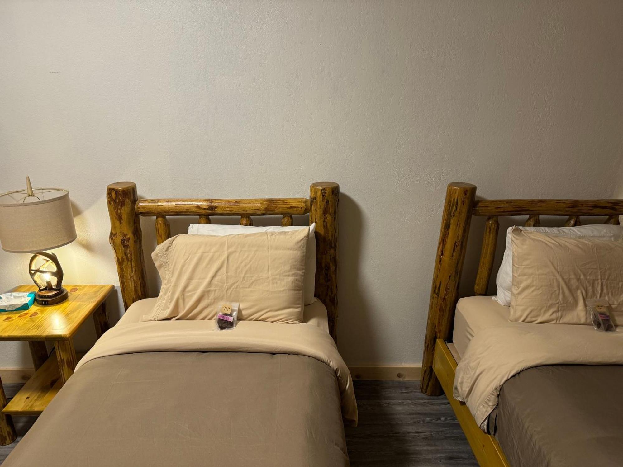 Kootenai Valley Motel ボナーズ・フェリー エクステリア 写真