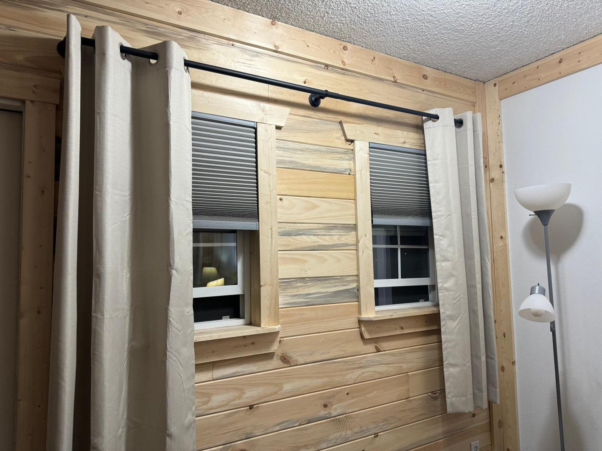 Kootenai Valley Motel ボナーズ・フェリー エクステリア 写真